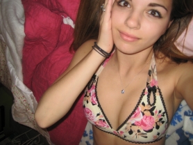 Cute 18yo girl Posing Nude - #12