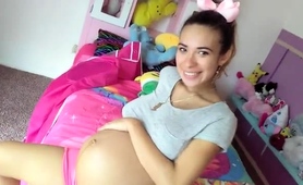 Pregnant Teen Putting Her Beautiful Curves On Display