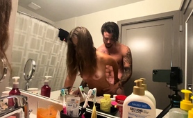 amateur-couple-enjoying-hot-sex-action-in-the-bathroom